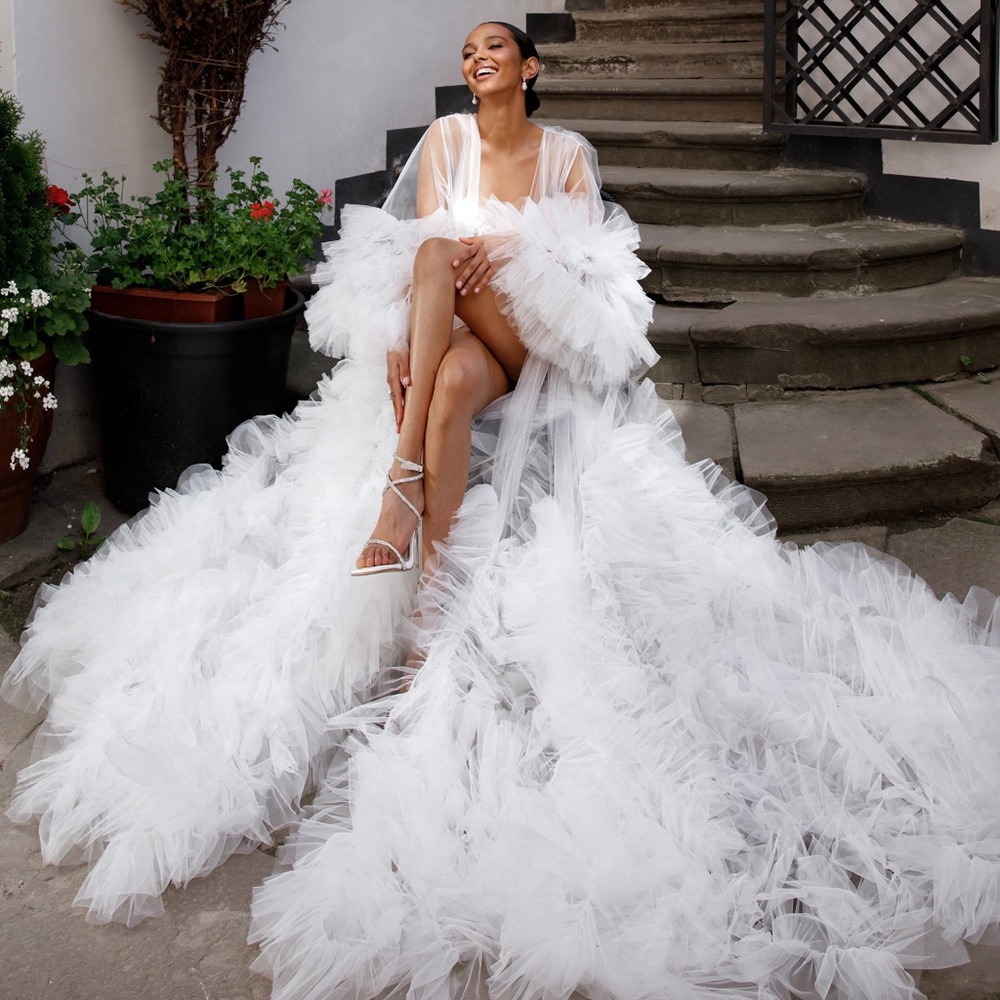 Voir Bride Bridal Robe- size medium robe- NEVER WORN